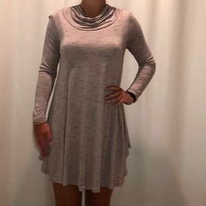 Long-sleeve patterned dress